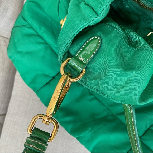 💕Prada Emerald Green Quitled Tote - Picture 10 of 13